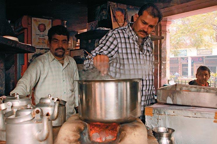 Sharma Ji Ki Chai | Tea Stall Lalbagh Lucknow | Bun Makkhan Chai